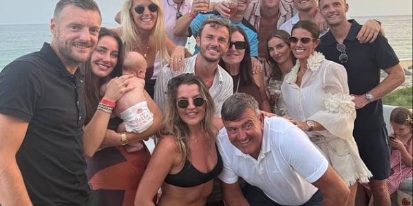 莱斯特城老友记！瓦尔迪与马奎尔、麦迪逊等人前往葡萄牙度假